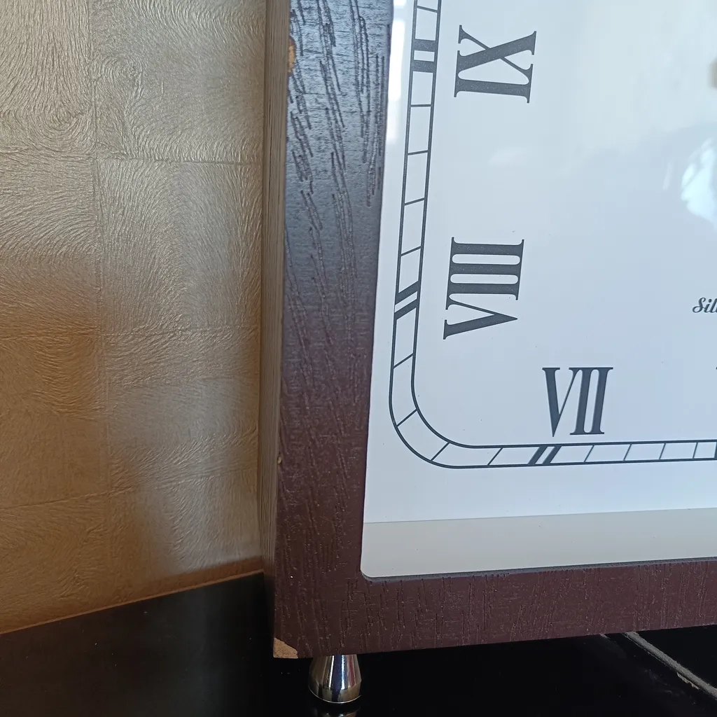 ساعت رومیزی ثانیه سازان مدل ژینوس 31