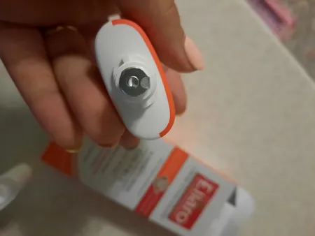 کرم ضد آفتاب الارو مدل Oil Free تحت لیسانس حجم 40 میلی لیتر