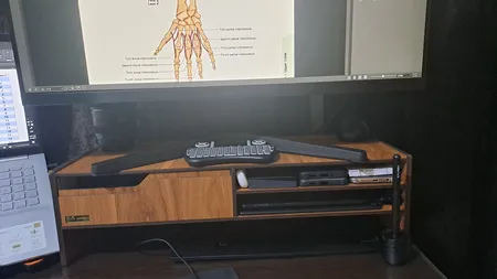 پایه نگهدارنده مانیتور دکو مارکت کد 48-4