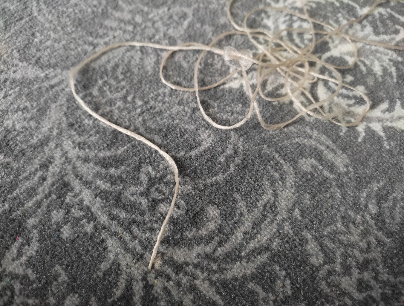 فرش ماشینی سهند کد VT09.XI زمینه ذغالی