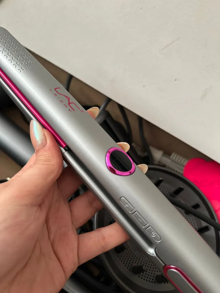 اتو مو لایچی مدل L-13 به همراه فر کننده مو مدل 01