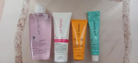 کرم ضدآفتاب و ضدلک بی‌رنگ لافارر مدل SPF30، مناسب پوست‌های چرب، حجم 40 میلی‌لیتر