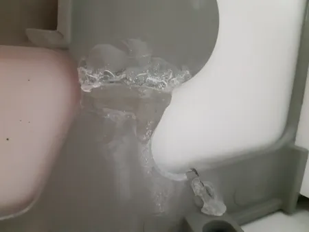 جاکفشی برتاریو مدل آروین سفید