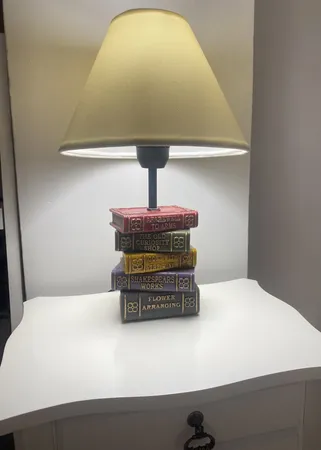 آباژور
رومیزی طرح کتاب 5 طبقه کد B5