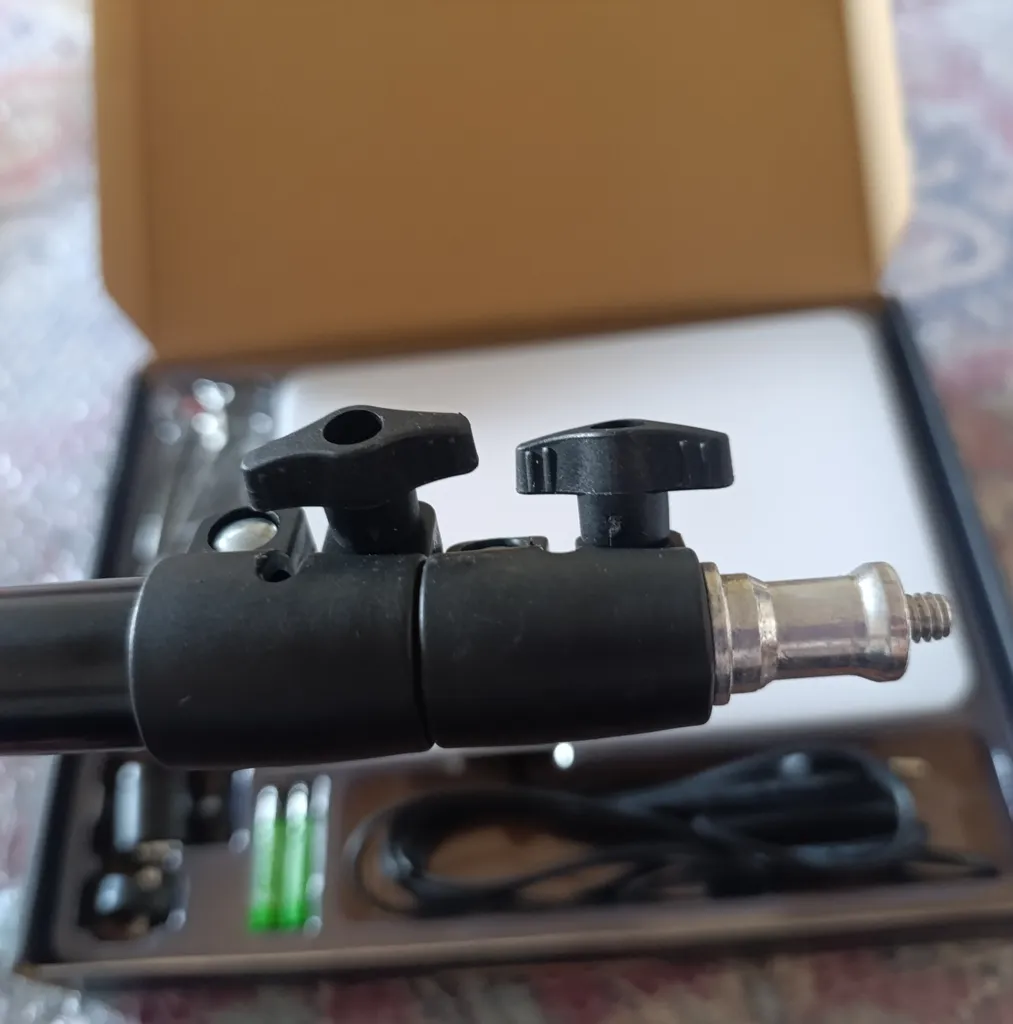 نور ثابت ال ای دی مدل MM240