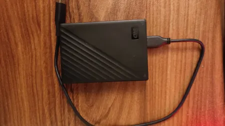 هارد اکسترنال وسترن دیجیتال مدل My Passport ظرفیت پنج ترابایت دارای رابط USB Type-A 3.2