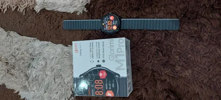 ساعت هوشمند گلوریمی مدل M1 Pro دارای قابلیت های صفحه نمایش رنگی، صفحه نمایش لمسی، کنترل موسیقی، کنترل سطح اکسیژن، بند سیلیکونی