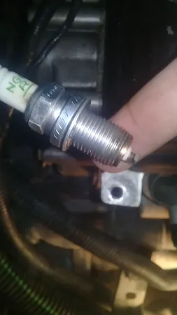 شمع خودرو ان جی کی ژاپن مدل BKR6E-6962 بسته چهار عددی