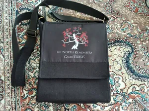 تجریه خرید کیف دوشی چی چاپ طرح سریال بازی تاج و تخت کد 65725