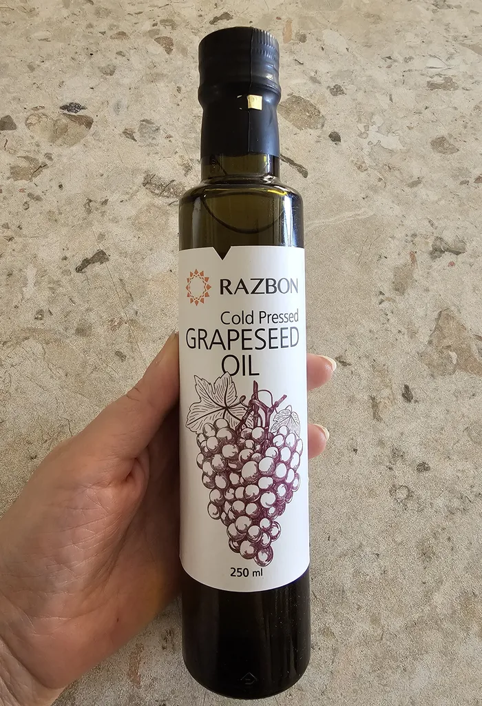 روغن هسته انگور پرس سرد رزبن - 250 میلی لیتر