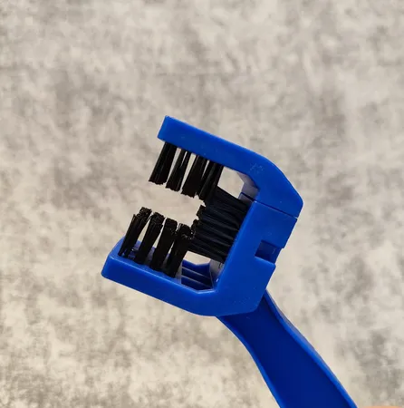 فرچه تمیز کننده زنجیر چرخ موتور سیکلت وارون مدل A-96