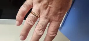 تجریه خرید انگشتر طلا 18 عیار مردانه ماوی گالری مدل اپرا بولد