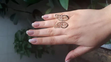 انگشتر طلا 18 عیار زنانه طلای مستجابی مدل پروانه کد 67019
