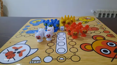 بازی فکری مدل منچ و مار و پله حیوانات