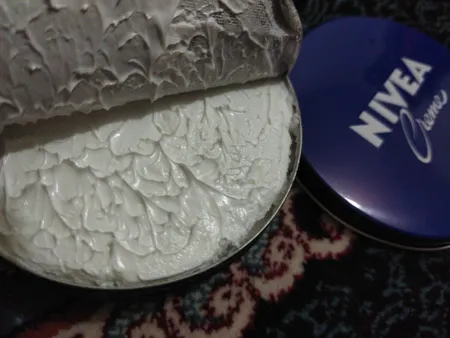 کرم مرطوب کننده نیوآ مناسب انواع پوست حجم 150 میلی لیتر