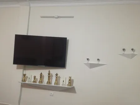 میز تلویزیون دیواری راهپود مدل نیلوفر A130