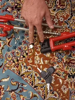 قفل فرمان دوبل دسته دار خودرو مدل 6887