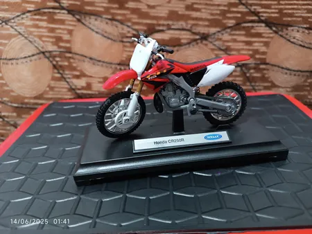 موتور بازی ولی مدل Honda CR250R