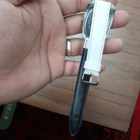 بند ساعت مچی مدل Y 18 کد A 70 به همراه پین و ابزار کوتاه کننده بند