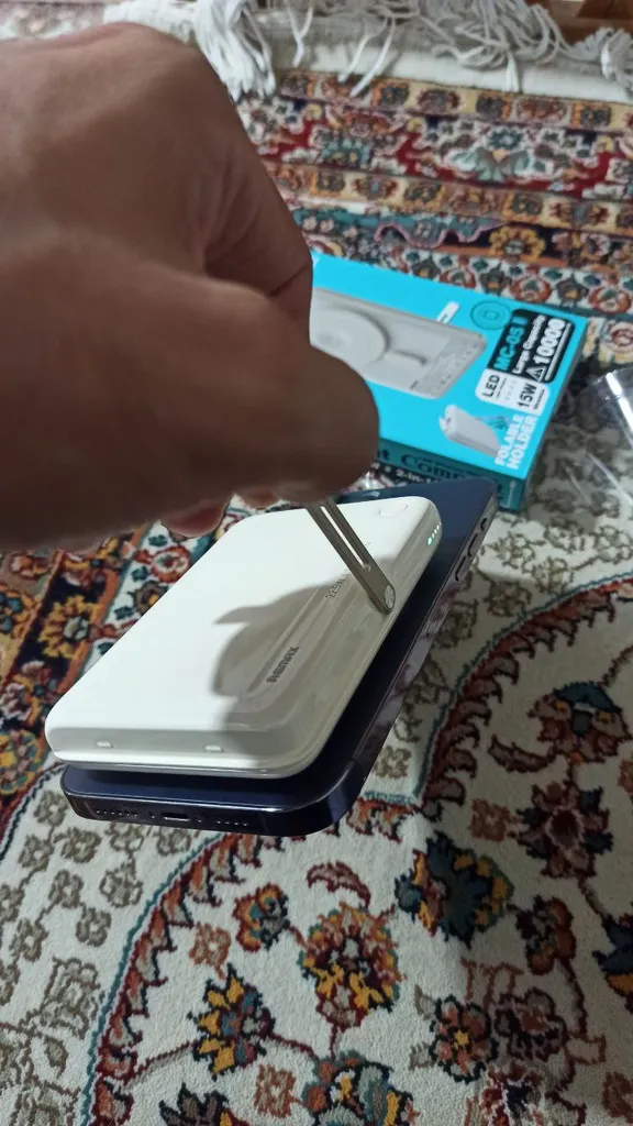 پاوربانک ریمکس مدل MagSafe Wireless Fast Charge MC-05 22.5W ظرفیت 10000 میلی آمپر ساعت