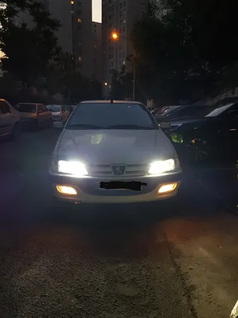 لامپ هدلایت خودرو مدل D9H7 بسته 2 عددی