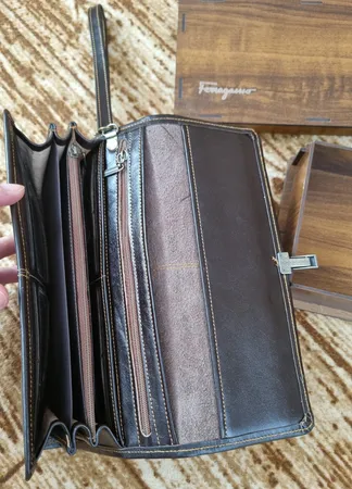 کیف پول فراگامو مدل F145