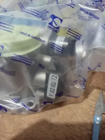 دریچه گاز ایرکا کد D00 مناسب برای تیبا