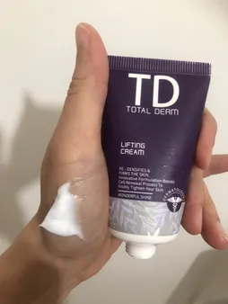 کرم لیفتینگ توتال درم مدل antiwrinkle حجم 50 میلی لیتر