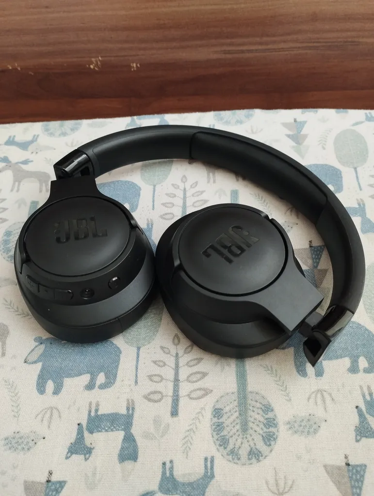 هدفون بلوتوثی جی بی ال مدل JBL Tune 720BT هدفون بلوتوثی جی بی ال مدل JBL Tune 720BT