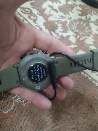 ساعت هوشمند مدل G͏9͏9͏ U͏ltra دارای کنترل موزیک، فشار خون، گام شمار، مکالمه بلوتوثی، پشتیبانی از زبان فارسی، قابلیت تغییر تصویر زمینه، بند سیلیکون