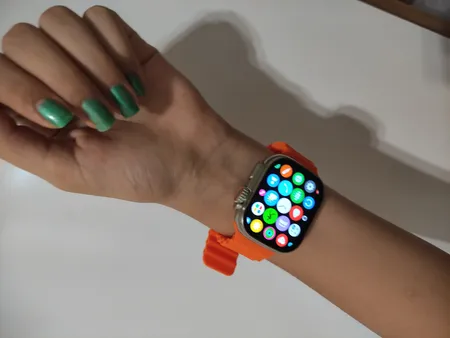 ساعت هوشمند مدل Germany KW900 ULTRA2 دارای قابلیت های صفحه نمایش رنگی بند سیلیکون