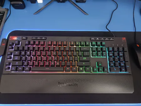 کیبورد گیمینگ ردراگون مدل Shiva K512W، سوییچ ممبران، Full-Size، نورپردازی RGB