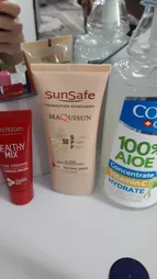 کرم ضدآفتاب رنگی سان‌سیف مدل N20 مقدار 40 گرم