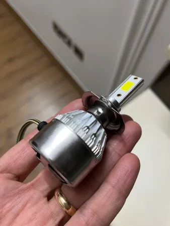 لامپ هدلایت خودرو مدل C6 H7 مناسب برای پژو 206 بسته دو عددی