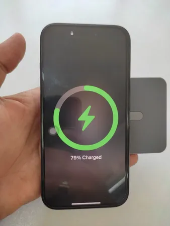 پاوربانک اوی طرح مگ سیف مدل P113K-22.5W ظرفیت 10000 میلی آمپر ساعت