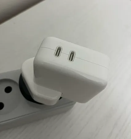 شارژر دیواری 35 وات اپل مدل Dual USB-C Port