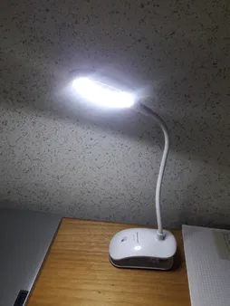 چراغ مطالعه لمسی گیره ای قابل شارژ ویداسی مدل WD-6038