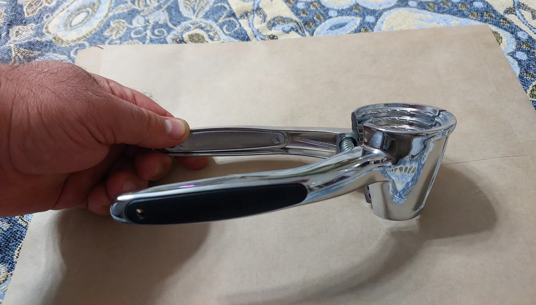 گردو شکن اف بی ویژن مدل تک کاره