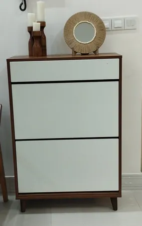 جاکفشی مدل داشبوردی O702