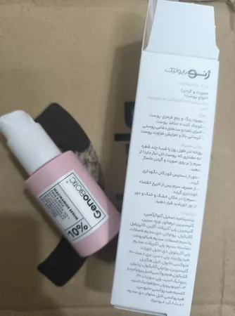 سرم سفت‌کننده، شاداب‌کننده ژنوبایوتیک مدل نیاسینامید 10% مناسب برای پوست‌های انواع پوست حجم 30 میلی‌لیتر