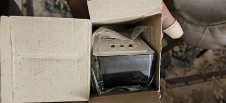 محافظ ولتاژ پارت الکتریک مدل PE-2834