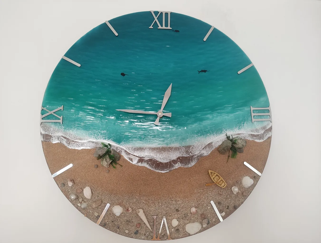 ساعت دیواری رزینی طرح ساحل و دریا
