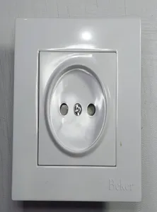 تجریه خرید پریز توکار بکر مدل آسان