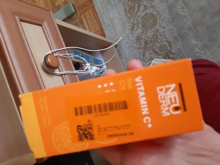 کرم روشن کننده نئودرم مدل Vitamin C Plus حجم 50 میلی لیتر