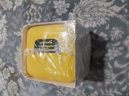 ساعت مچی دیجیتال بچگانه کیو اند کیو مدل M185J005Y