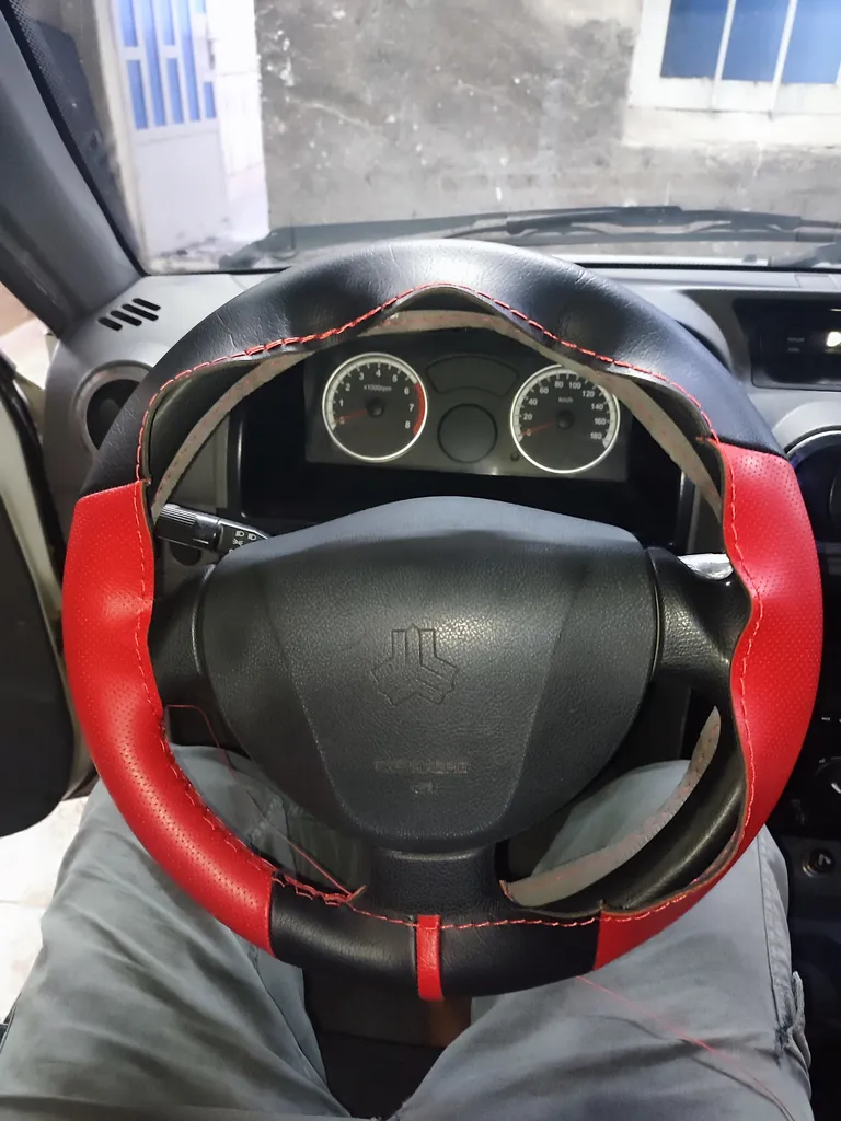 روکش فرمان کاور پلاس مدل PR-LUXE-RD به همراه سردنده وگردگیر و روکش ترمزدستی و کاور سویچ مناسب برای پراید