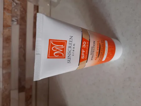 کرم ضدآفتاب رنگی مای مدل SPF30، مناسب پوست‌های خشک و معمولی، حجم 50 میلی‌لیتر