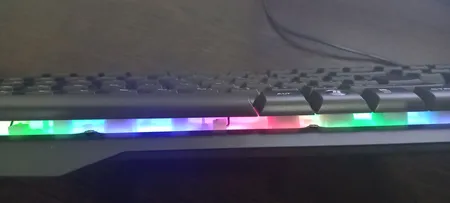 کیبورد گیمینگ تسکو مدل TK 8021L با حروف فارسی، سوییچ ممبران، Full-Size، نورپردازی RGB LED