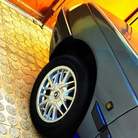 اسپری تمیز کننده لاستیک خودرو جردن مدل P2000 حجم 650 میلی لیتر