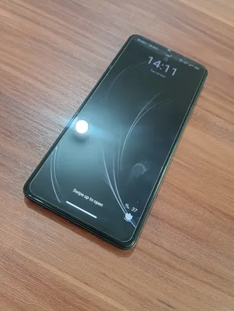 گوشی موبایل رد تون مدل L10 دو سیم کارت ظرفیت 128 گیگابایت و رم 4 گیگابایت